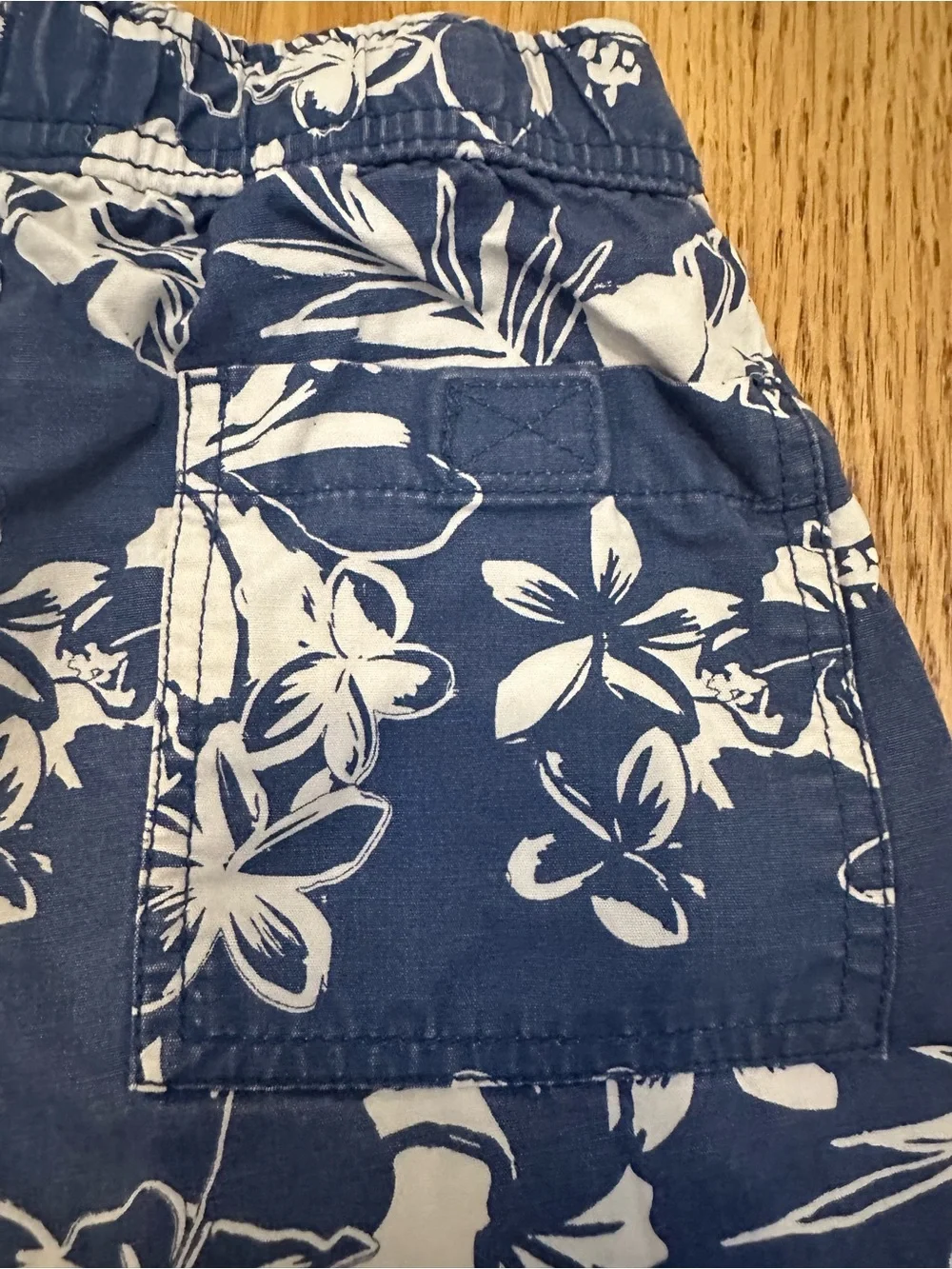 Old Navy Shorts boy’s size 7 blue and white tropical print adjustable waist
